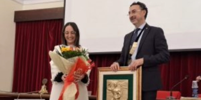 Chiara Mazzucchelli receiving award