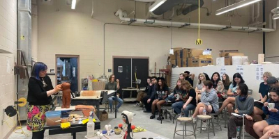 Artist demonstrates in studio class